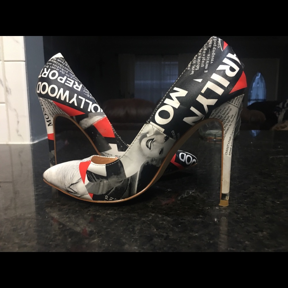 Gorgeous and Unique Pair Marilyn Monroe Heels 7 - Picture 4 of 12